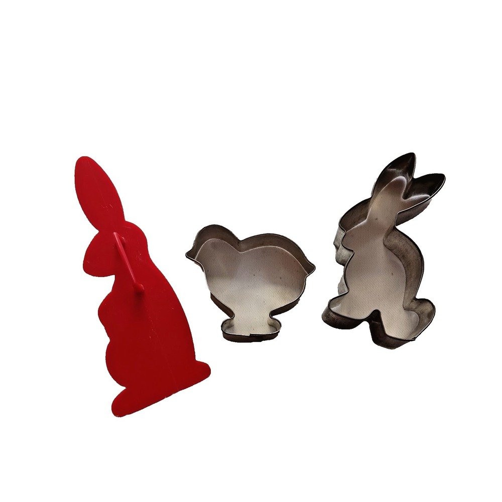 VTG Easter Bunny Chick Cookie Cutters‎ 3 Piece Set Lot Red Silver Metal Plastic